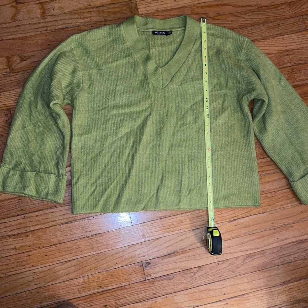 Women’s Medium green sweater